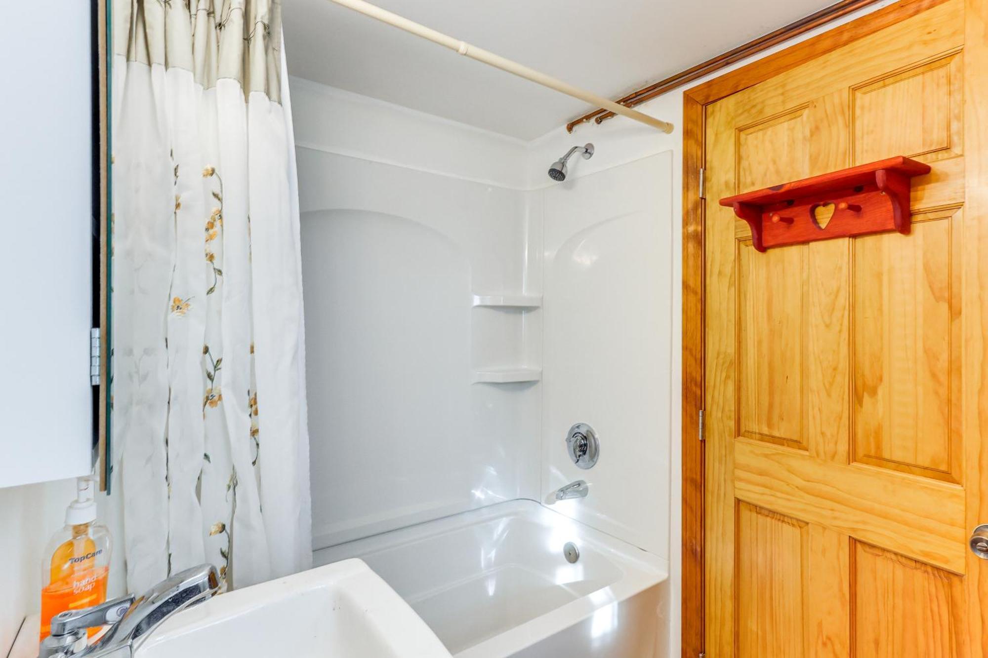Charming Old Lyme Cottage, Steps To Private Beach! Zewnętrze zdjęcie